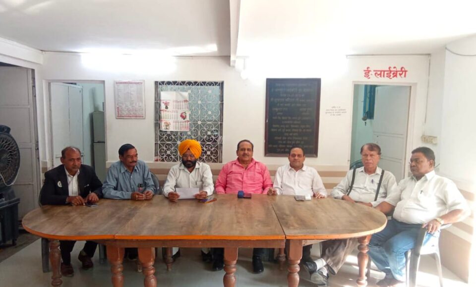 अधिवक्ता बैठक